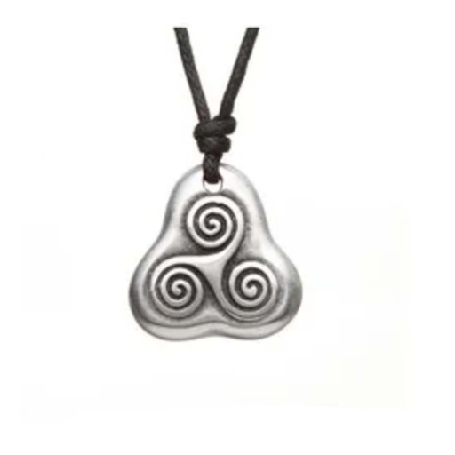 [CKR29/01] Triple Spiral Heritage Pendant